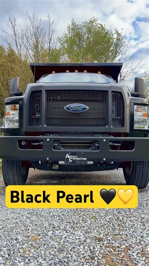 Black Pearl 😎🖤💛 #fyp #asphalt #satisfying #truck #trucks #construction #black #business #like #no