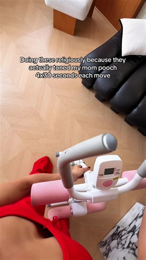 Home workouts just got more fun with this afordable homework machine for working out your abs. #abworkouts #abworkoutathome #homeworkoutsforwomen