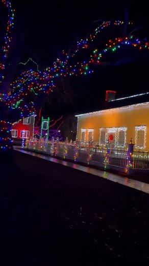 Step into a magical wonderland at Upper Canada Village's Alight at Night! Immerse yourself in the magic of dazzling lights, festive cheer, and holiday spirit. Hurry, the enchantment lasts until Saturday, January 6th! Don't miss out on this spellbinding experience! ❄️ 📸: travelblissss via Instagram | Upper Canada Village - Morrisburg, Ontario