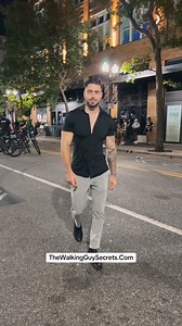 35K views · 1.4K reactions | Walking Down The Street. . 12 Weeks Fat Destroyer Workout & Diet Program - Link in Bio. . #walkingdownthestreet #peoplesreactions #reactions #alleyesonme #captured #paparazzi #styleinspo #model #reactionvideo #viralvideos | Okan serbes | Facebook