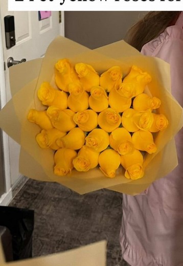 Order Ramo Buchón Bouquet Online — Inverted Florist Guide