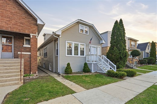 5135 W Melrose St, Chicago, IL 60641 - MLS 12628746 - Coldwell Banker