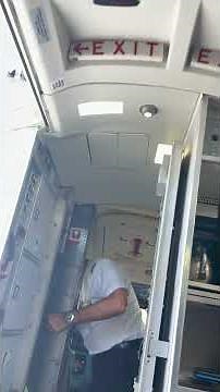 Bombardier CRJ 700 // CRJ7 Cabin Walk ￼