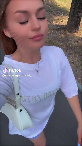 🦄Ana Beregoi🦄 (@anaberegoiofficial_)’s videos with original sound - Lyrics 🎧