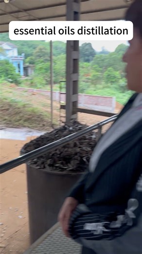 Essential oils distillation