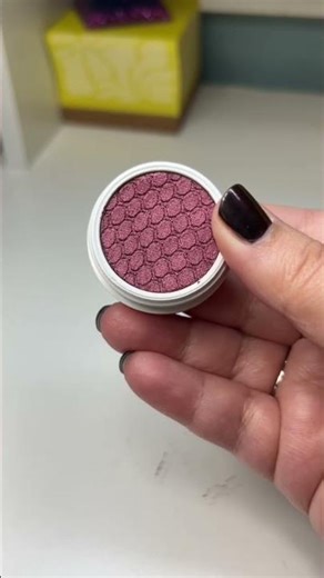 ✨Trying On Colourpop Super Shock Shadow - Drift✨ #shorts #beauty #makeup #cosmetics #beautyproducts