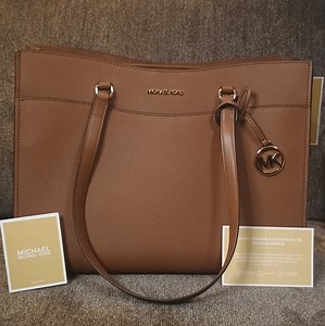 Micheal Kors Saffiano Leather Jet Set Travel tote- Authenticated