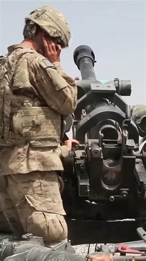 USA military Training American Soldier on the Battlefield Heavy Firepower