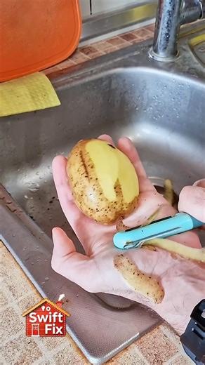 How to Peel Vegetables Safely Without Cutting Your Fingers 🥕🔪 #kitchenhacks #howto