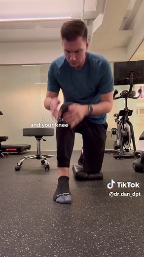 The short foot exercise can be extremely tough to learn, but once you do the benefits are massive 💪🏻 #physicaltherapy
