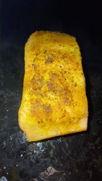 🔥 Crispy Skin Salmon on the Grill | Juicy & Flavorful!