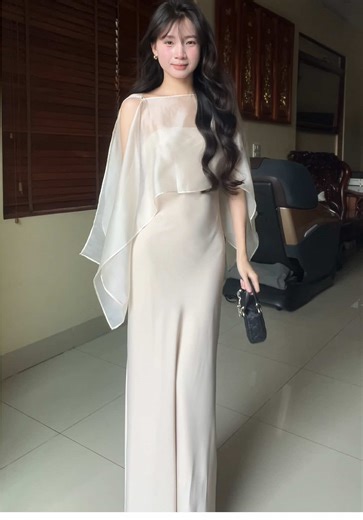 Thời Trang Nữ Cổ Điển với Thanh Hằng