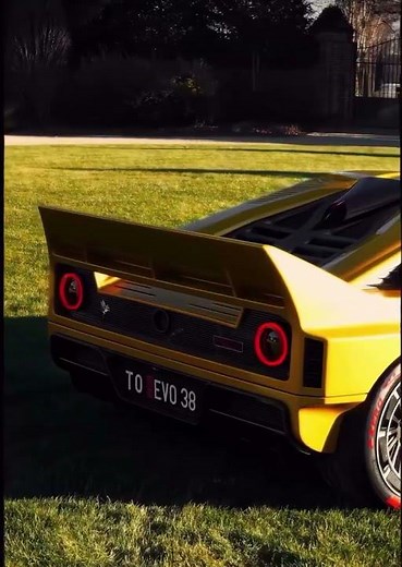 This Kimera EVO38 is the most elegant thing on 4 wheels 💛 #dubmagazine #carlifestyle #carculture