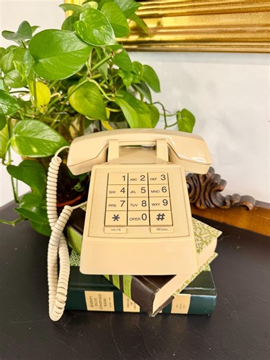 Vintage Radio Shack Giant Push Button Beige Telephone; Retro Corded Phone; Gift for Collector; Mid Century Kitchen; Grannycore Kitsch Entry - Etsy