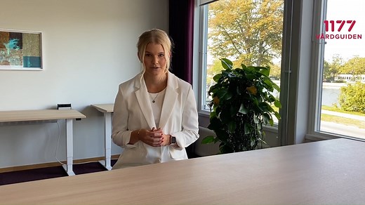 Är du mellan 13-17 år? Då är det bra att veta att från och med att du fyller 13 år så behöver du använda en egen e-legitimation vid inloggning i 1177 Vårdguidens e-tjänster. Vår kommunikatör Sandra berättar mer om att använda rätt sorts e-tjänster. 📱💻 | Region Kalmar län