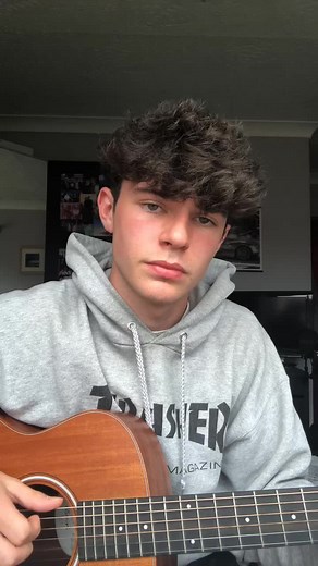 Playing 'Mind Over Matter' on Guitar with Matthew Hall Chords