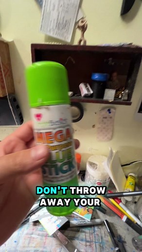 Its a pretty common & fun craft idea to melt & remold crayons but I had the idea to pour the wax into empty glue stick things & it works perfectly. If you try this I recommend cleaning out the excess glue as much as possible. I didn’t & i kind of regret it. Whatever! These are really easy to make & really fun to use. It took like 20 minutes. Clean up was kind of awful though so watch out for that. #crayons #crafts #craftideas #crayoncraft #artforkids #artgroup #artclass #artteachers #sustainabil