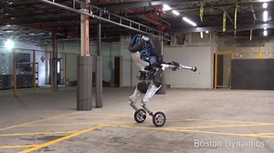 La compagnia Boston Dynamics ha da poco presentato un nuovo robot avanzato con una mobilità migliorata e capacità di effettuare molto rapidamente manovre fino a pochi anni fa impossibili. Immaginatevi questa precisione in quanti contesti sarebbe utile in futuro ed in quante applicazioni. [Adrian] Seguiteci su Link2Universe | Link2Universe