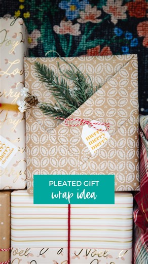 168 reactions · 460 shares | This pleated wrapping technique is SO fun and I love that it creates little pockets for more small gifts and tags. Have you ever tried this one? #thediymommy #giftwrapping #giftwrappinghacks #giftwrappingideas #giftwrappingtutorial | Cozy DIY Home | Facebook