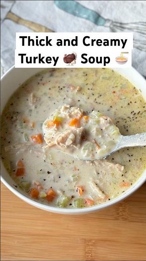 Creamy Leftover Turkey Soup - Easy Leftover Turkey Soup #leftoverturkeysoup #turkeysoup #creamysoup