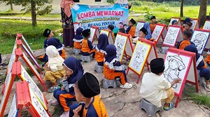 Hari Bumi, Edukasi Finansial dan Digital di Kampung Madani