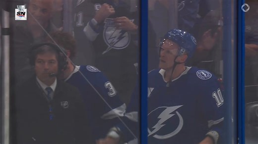 The cuts between Corey Perry chirping until he’s out of breath to literally none of the Canadiens even looking his way … the broadcast team knew exactly what they were doing and it’s cinema 😭