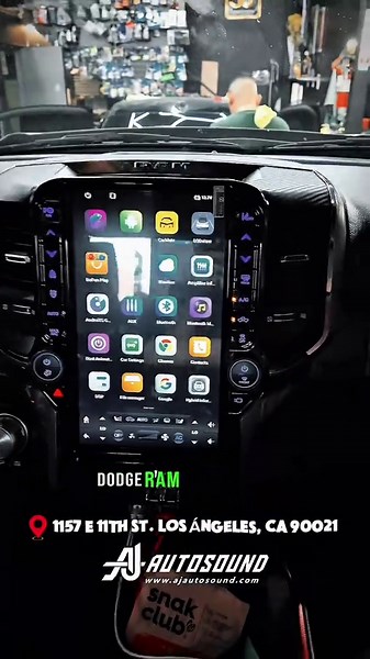 Checa nada más esta pantalla tipo Tesla que le pusimos a esta Dodge Ram 😮‍🔥🔥 De un radio viejito… a un upgrade que parece del futuro 🚀 Apple CarPlay, Android Auto y un look totalmente premium 😎 ¿Tu troca todavía está atrasada? 👀 ya es hora de subirle de nivel 💪 Mandanos mensaje para preguntas y cotizaciones Llamanos al: (323) 394 1635 Visitanos: 1157 E 11th St. Los Angeles, CA 90021 #teslastyle #dodge #caraudio #trocas #applecarplay @AJAUTOSOUND_