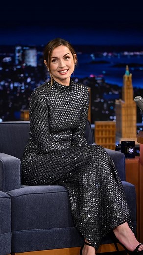 1.3M views · 27K reactions | Ana de armas se encuentra en plena promocion de su nueva película 'Ballerina', el spin-off de 'John Wick' que ha vuelto a unir a la actriz con Keanu Reeves. Pero la relacion de ambos de remonta a hace 10 años. Así hablaba de él en el programa de Jimmy Fallon nuestra flamante portada de junio. ✨ Vídeo: @fallontonight #anadearmas | ELLE España | Facebook