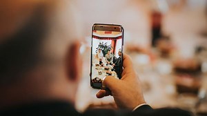 You Can Create a ‘Live’ Wallpaper on Your Phone