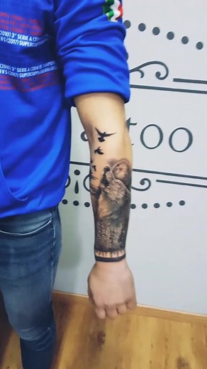 Stunning Wolf Howling Tattoo Progression