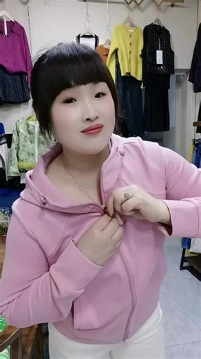 偶尔出来冒个泡，好几天没拍视频了，好像不是我的风格