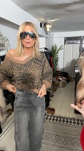 Présentation de nos dernières nouveautés avec Capucine et Christine. ✔️ à partir de maintenant, et jusqu’à dimanche soir, minuit, frais de port offerts avec mondial Relay des 49 € d’achat… Dites-nous en commentaire si vous avez aimé nos Looks ? #fashionaddict#newin#grungemamaclub | Grungemama