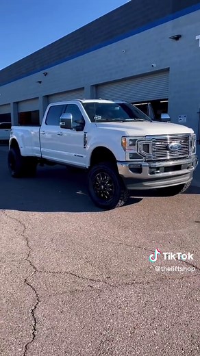 2022 F350 King Ranch Dually: Wheels & Tires Review
