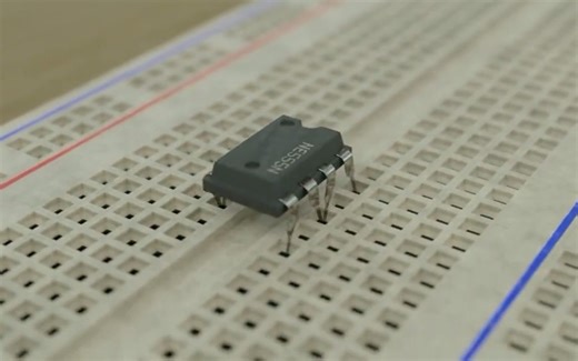 可爱的NE555芯片踩点行走五分钟