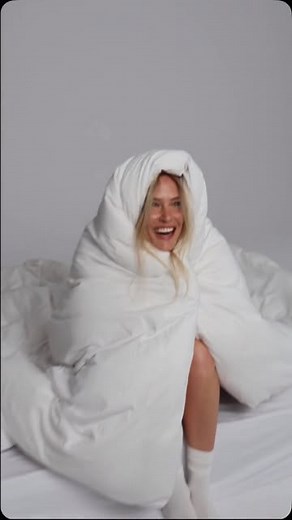 Bar Refaeli | Sleep tight 💭 | Instagram