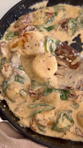 22K views · 83 reactions | Recipe here: https://therecipecritic.com/creamy-tuscan-garlic-scallops/ Creamy tuscan garlic scallops are infused in a savory garlic sauce that is absolutely to die for! | The Recipe Critic | Facebook