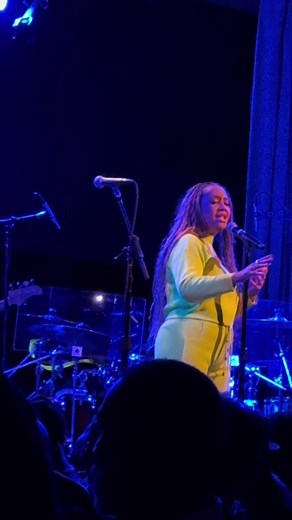 There’s nothing like hearing Lalah Hathaway perform this song. The moment she begins, the whole room falls into a trance and the goosebumps hit instantly. Her voice is angelic, pure, and unmatched. I’ve been blessed to witness this vessel serenade us time and time again. #lalahhathaway @lalah Hathaway #JunitoIsBack #Chitown song written by Jubu Smith of Legally Blynd titled “YOU”