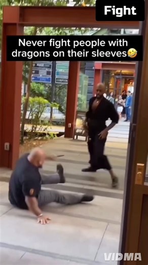 Don't stand still in the fight #streetfightdefense #selfdefense #mma