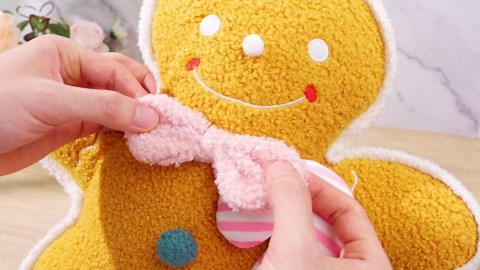 Liliful Large Christmas Gingerbread Man Plush Pillow 16 Inch Soft Aesthetic Stuffed Gingerbread Man Throw Pillow Stuffed Xmas Toys for Christmas Party Sofa Cushion Decorations(Teddy Plush)