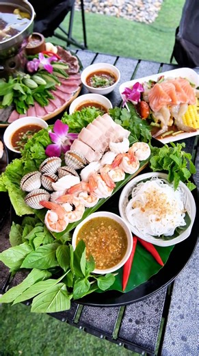 แกชั้นมีอะไรจะบอก ชั้นไปเที่ยวสังขละบุรี...