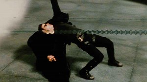 El secreto de Matrix: cuando Neo esquiva balas, te explica la película