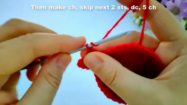 "Step-by-Step Left-Handed Crochet Coaster Tutorial with Pattern Included"