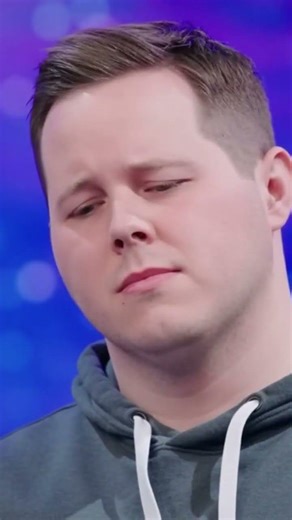 Man marries alien and gets pregnant with her baby