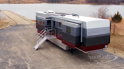 44’ Semi – Toy Hauler - SpaceCraft MFG