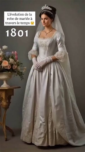 ✨ L’évolution de la robe de mariée de 1800 à 2100 : entre traditions, révolutions… et un brin de science-fiction ! ✨ Des corsets du XIXe aux robes imprimées en 3D du futur, la robe de mariée raconte l’histoire de chaque époque. Voici un résumé express de deux siècles (et un peu plus) de style : ⸻ 1800-1850 : Silhouettes empire et robes légères. Le blanc est encore rare. 1850-1900 : La reine Victoria impose le blanc. Crinolines et dentelles deviennent la norme. 1900-1920 : Corsets, broderies et é