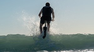 Manta5 Hydrofoiler XE-1: The Coolest Way To Look Dorky on Water