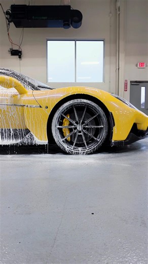 2023 Maserati MC20: Giallo Genio Features and More