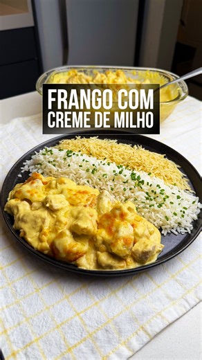 frango com creme de milho * INGREDIENTES: 1kg de peito de frango Sal e pimenta do reino 1 1/2 lata de milho 200g de creme de leite 1 xícara de leite 2 dentes de alho Queijo mussarela Batata Palha | Thigas Ribeiro
