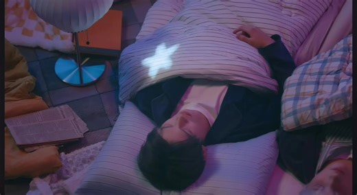 2026 DREAM WEEK⭐️ 始まりましたね🥹 この⭐️はMOAかなぁ？ なんて思いながら観てました。 TXTちゃん、可愛いねぇ☺️ 続きが気になる💕 #TXT2026DREAMWEEK #tomorrow_x_together Page 1: INTRO 📘 'OUR FIRST PAGE'