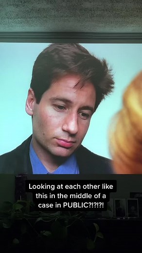 Scully and Mulder Love Story | X-Files Season 1 Episode 18
